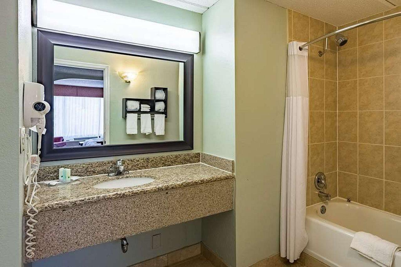 Quality Inn Columbus Near Fort Benning Exterior foto