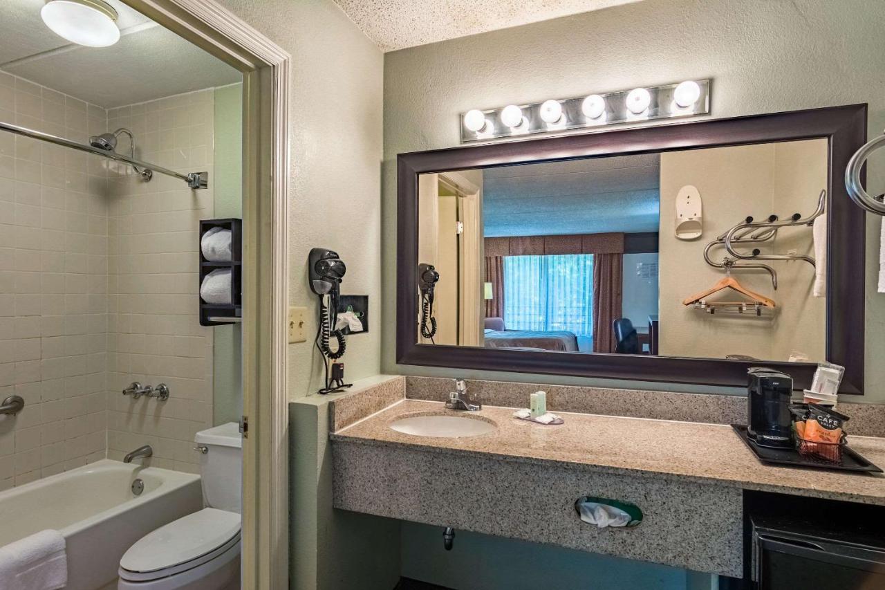 Quality Inn Columbus Near Fort Benning Exterior foto